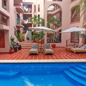 https://acanto-boutique-hotel-and-condominiums.quintano-roohotels.com